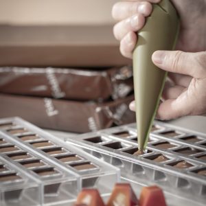 1B - Select your own favourites Chocolates (Cups. Pralines & Truffles) Averge net weight of each:(12-15) gr
