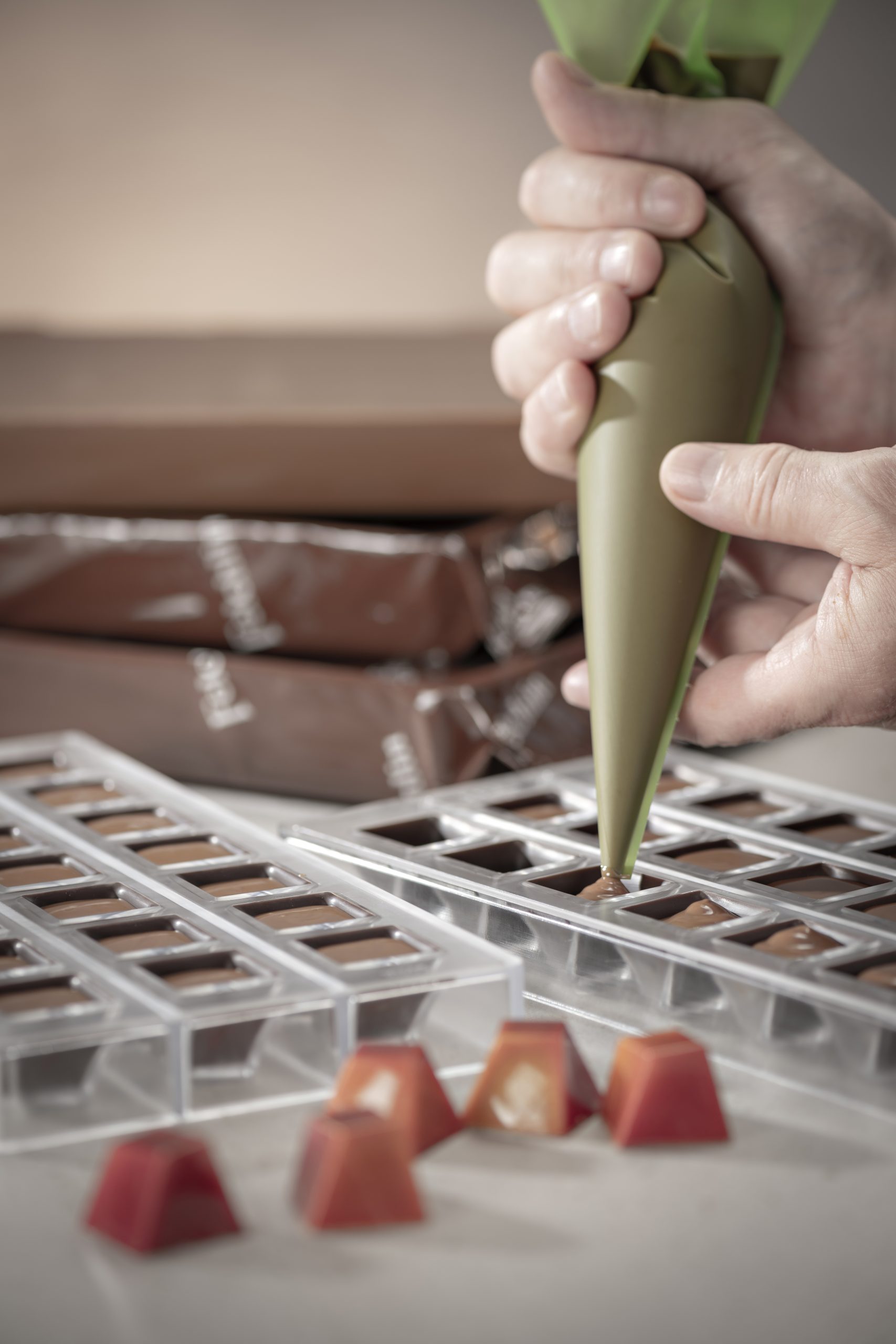 1B – Select your own favourites Chocolates (Cups. Pralines & Truffles) Averge net weight of each:(12-15) gr