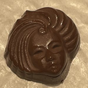 Princess Leonore Praline Dark 62%