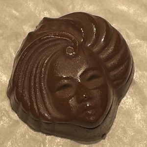 Princess Leonore Praline Dark 62%